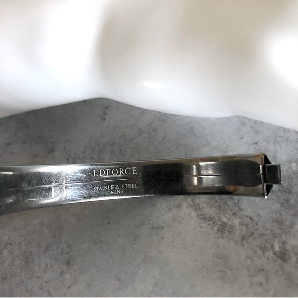 EDFORCE Silver Stainless Steel Hinged Bangle - Picture 2 of 11